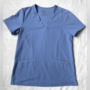 FIGS Technical Collection - Casma 3 Pocket Scrub Top - Ceil Blue - Small
